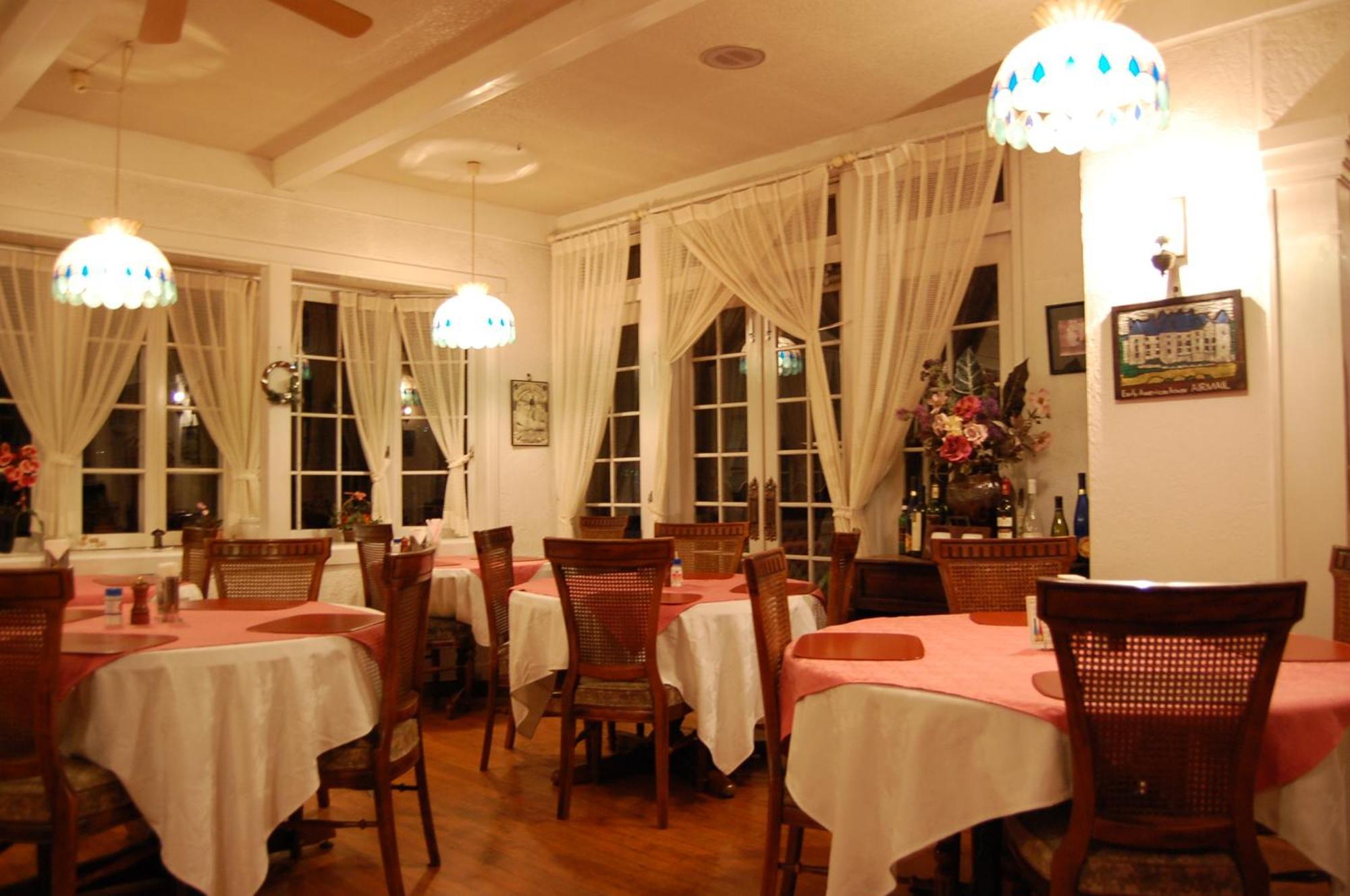 Petit Hotel And Restaurant Air Mail Хакуба-Мура Экстерьер фото